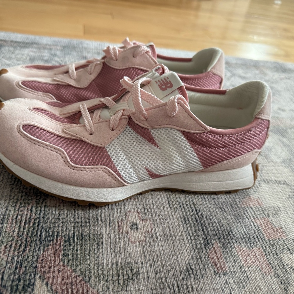 New Balance Pink and White Women's Shoes - Picture 2 of 4